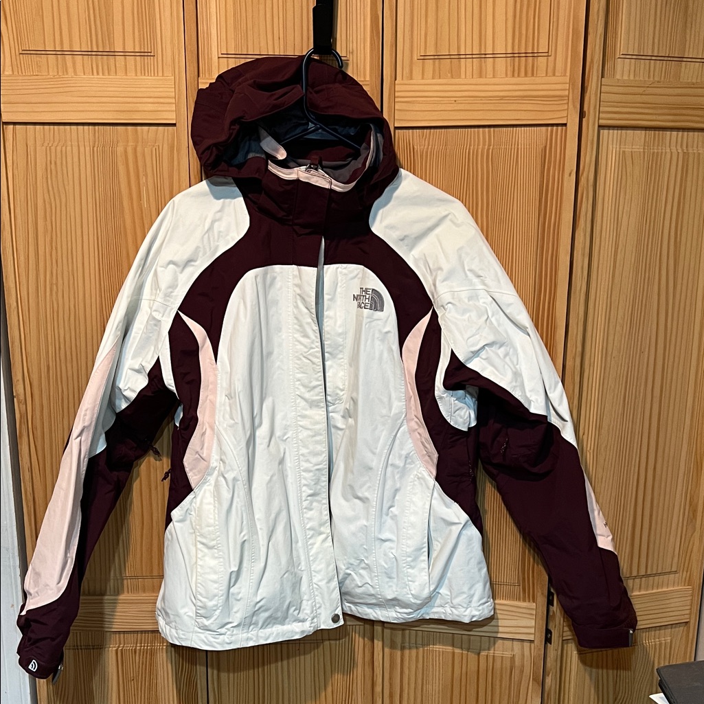 The North Face Women's Ski Jacket - Burgundy, Pink And White